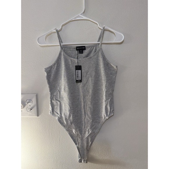 ✨Pretty Little Thing Basic Gray Bodysuit, SZ 10, NWT‎ - Picture 1 of 3